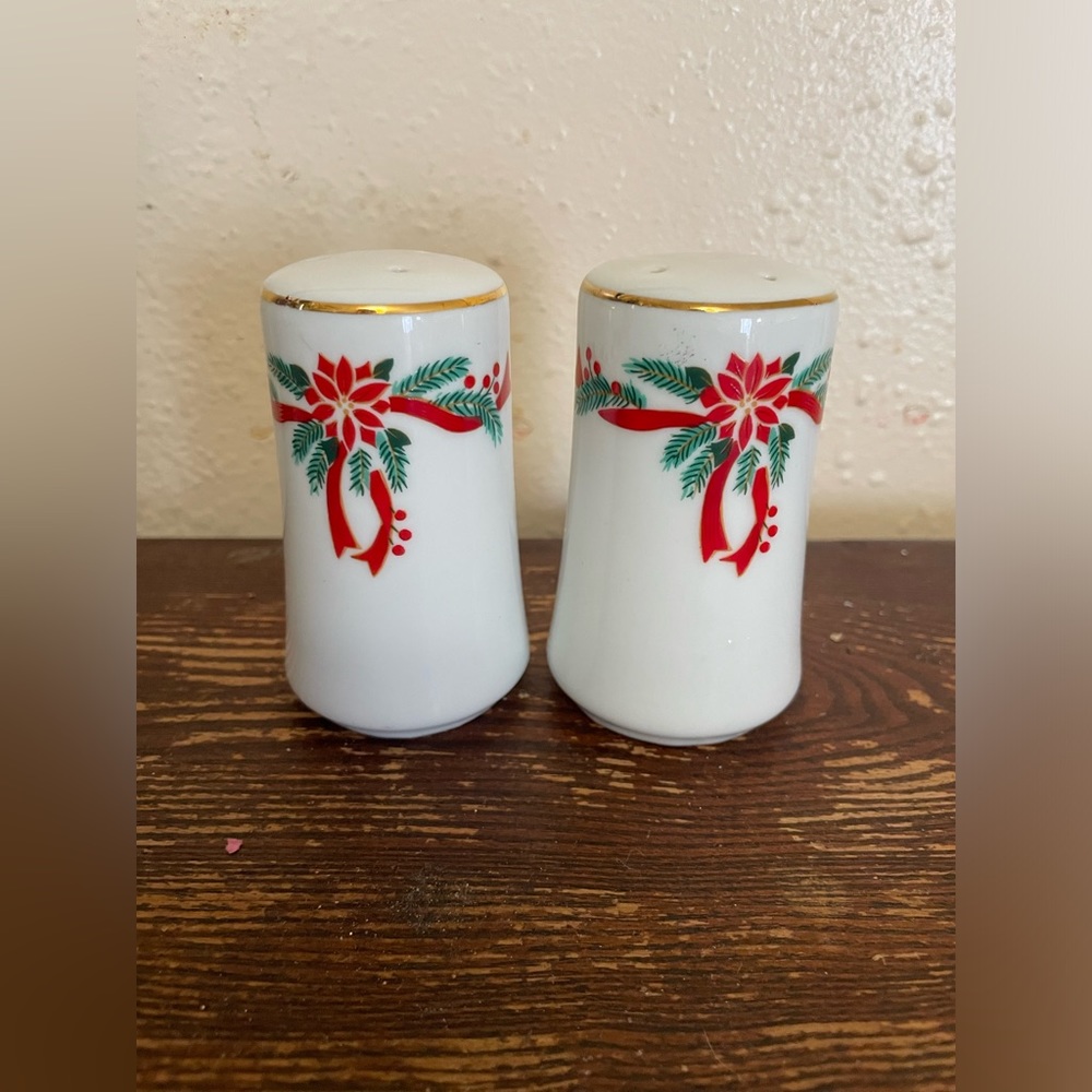 Fine China POINSETTIA & RIBBONS Salt and Pepper Set Dinnerware Matches Tienshan